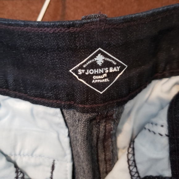 Capris - Picture 3 of 4